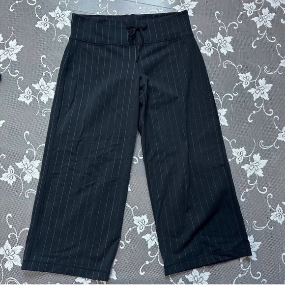 lululemon athletica Pants - Lululemon Wide Leg Capri Pant
